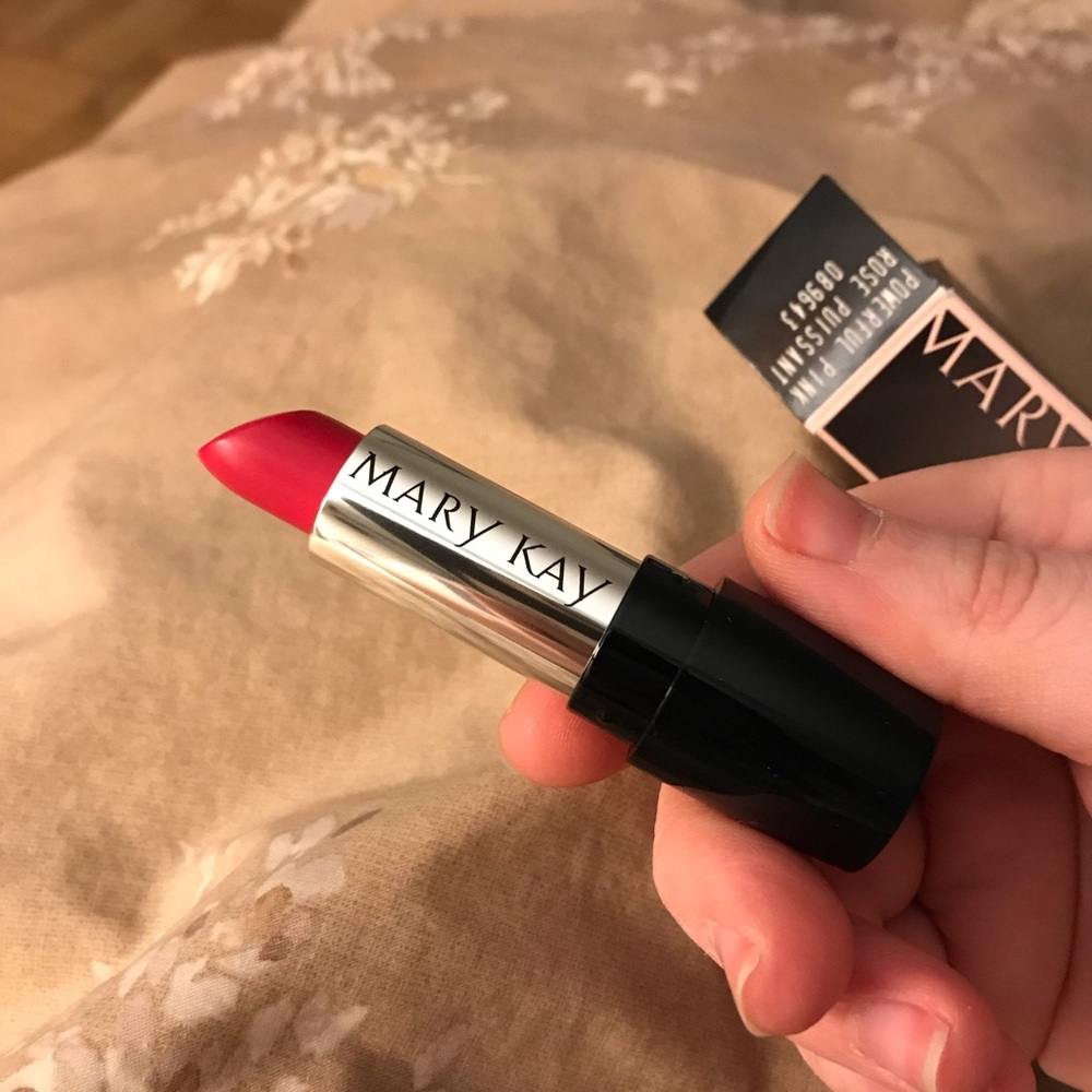 Mary Kay Gel Semi Matte Lipstick 💄